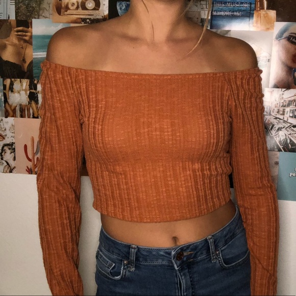 Orange off the shoulder long sleeve - Picture 3 of 4